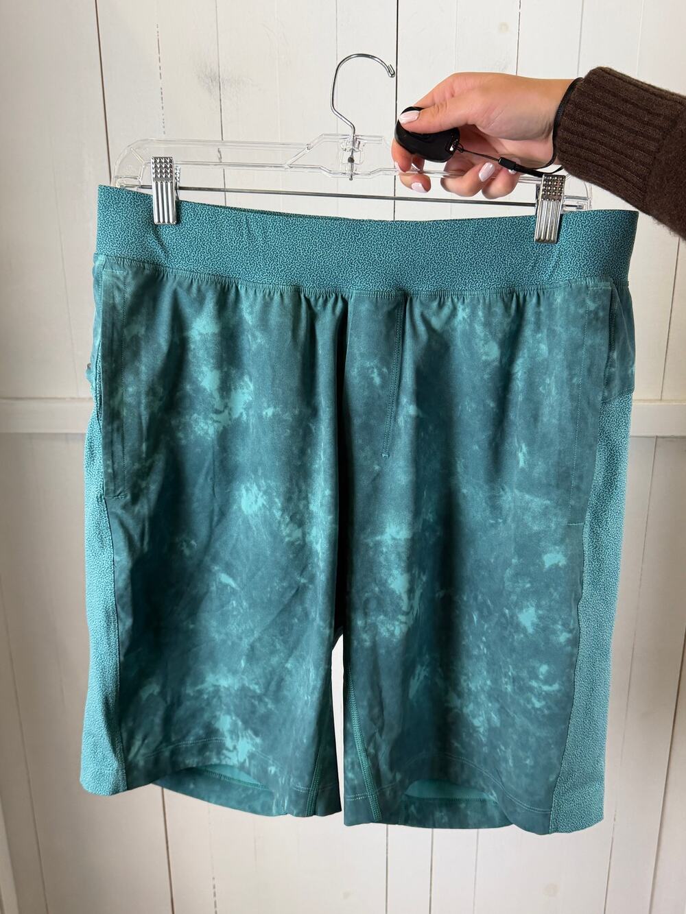 Lululemon Men's Blue Athletic Shorts Size L Polyester